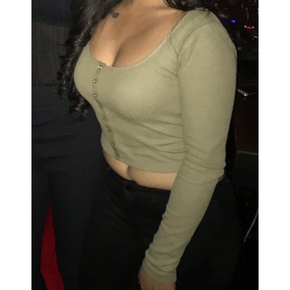 Green Long Sleeve Crop Top
